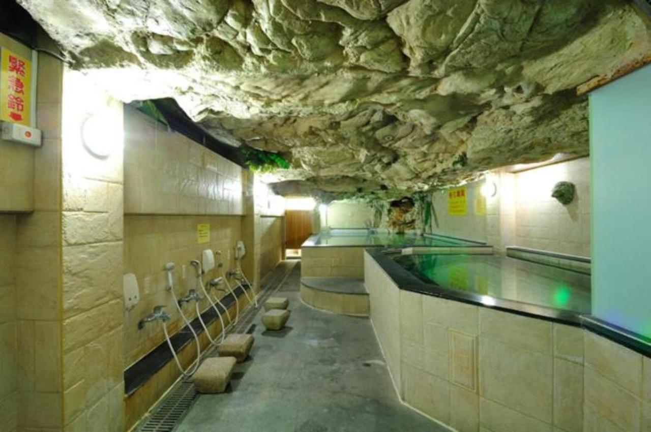 Baron'S Hot Spring Hotel Цзяосі Екстер'єр фото